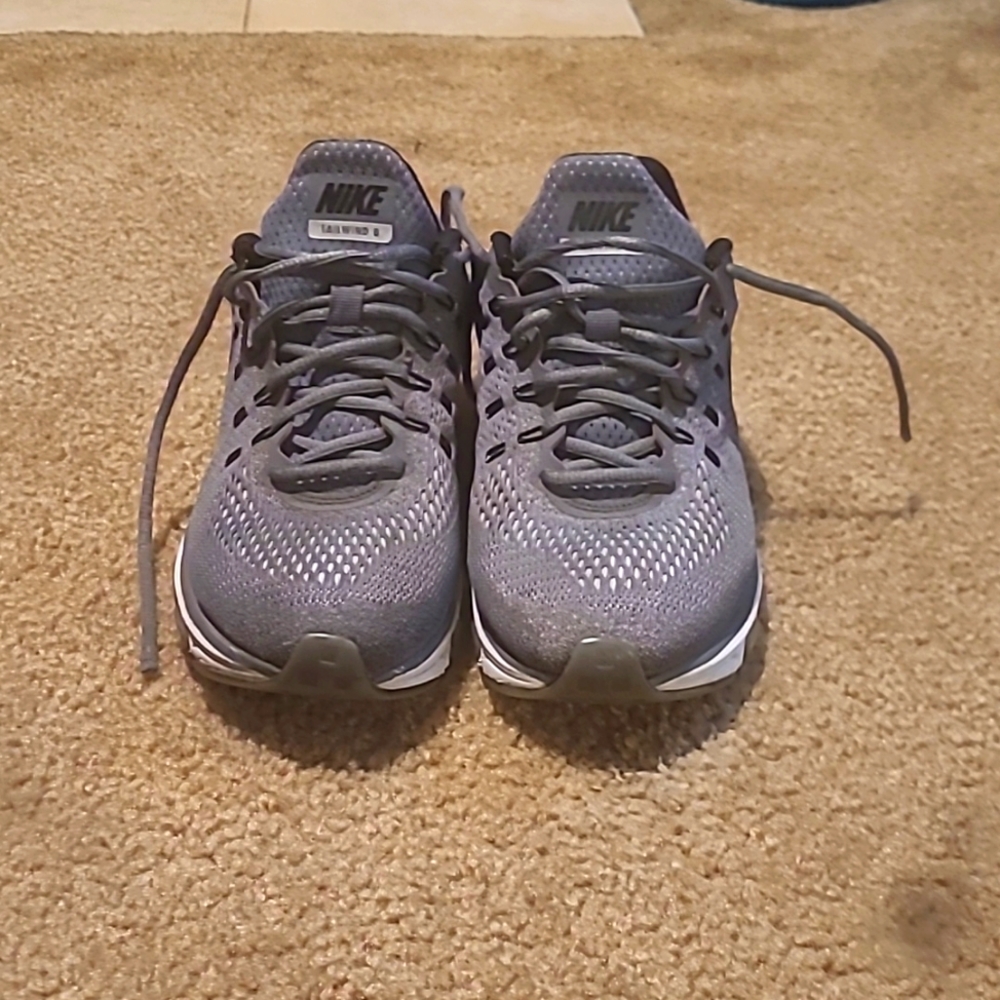 Nike Tailwind 8